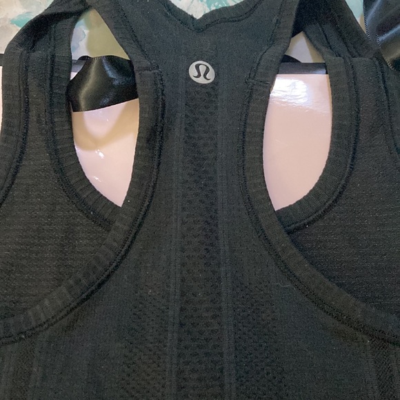 Lululemon tank🖤 - Picture 2 of 6